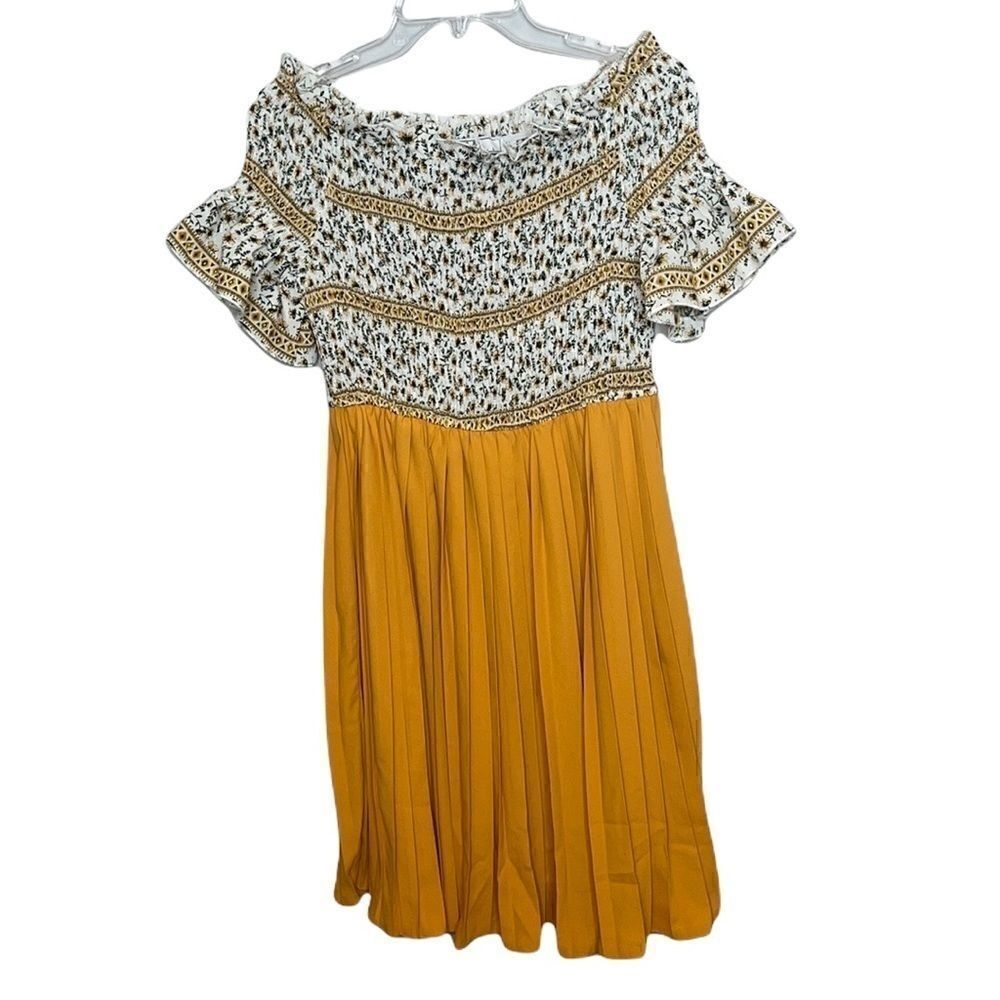 Something Pretty Mustard Yellow Flowered Top Dress. Size Large.‎